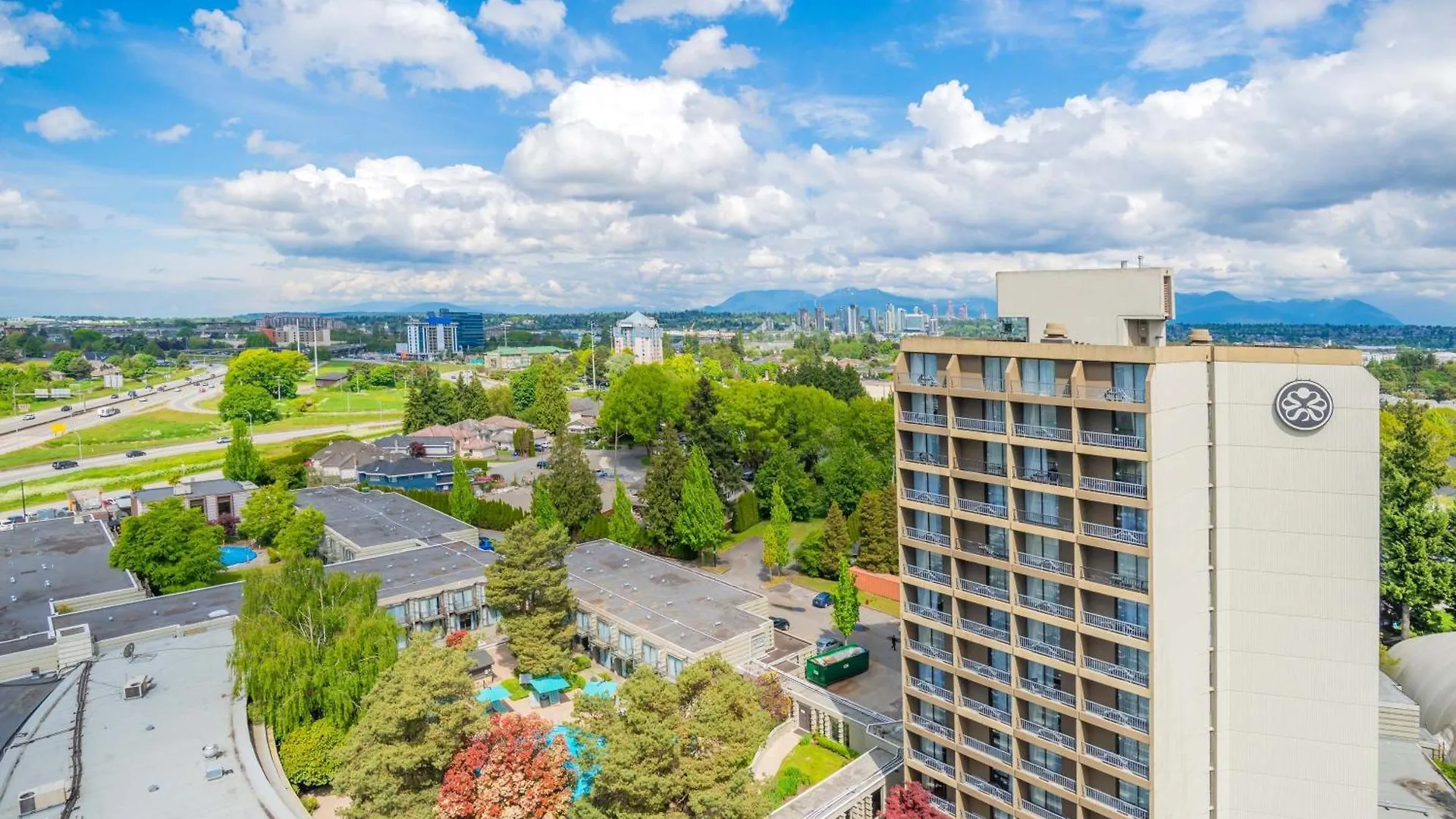 Sandman Signature Vancouver Airport Hotel & Resort Richmond 4*,