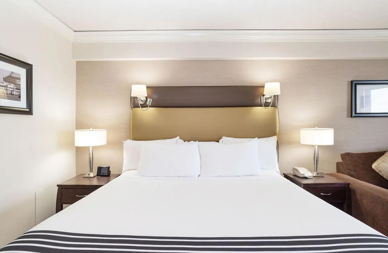 Sandman Signature Vancouver Airport Hotel & Resort Richmond 4*,