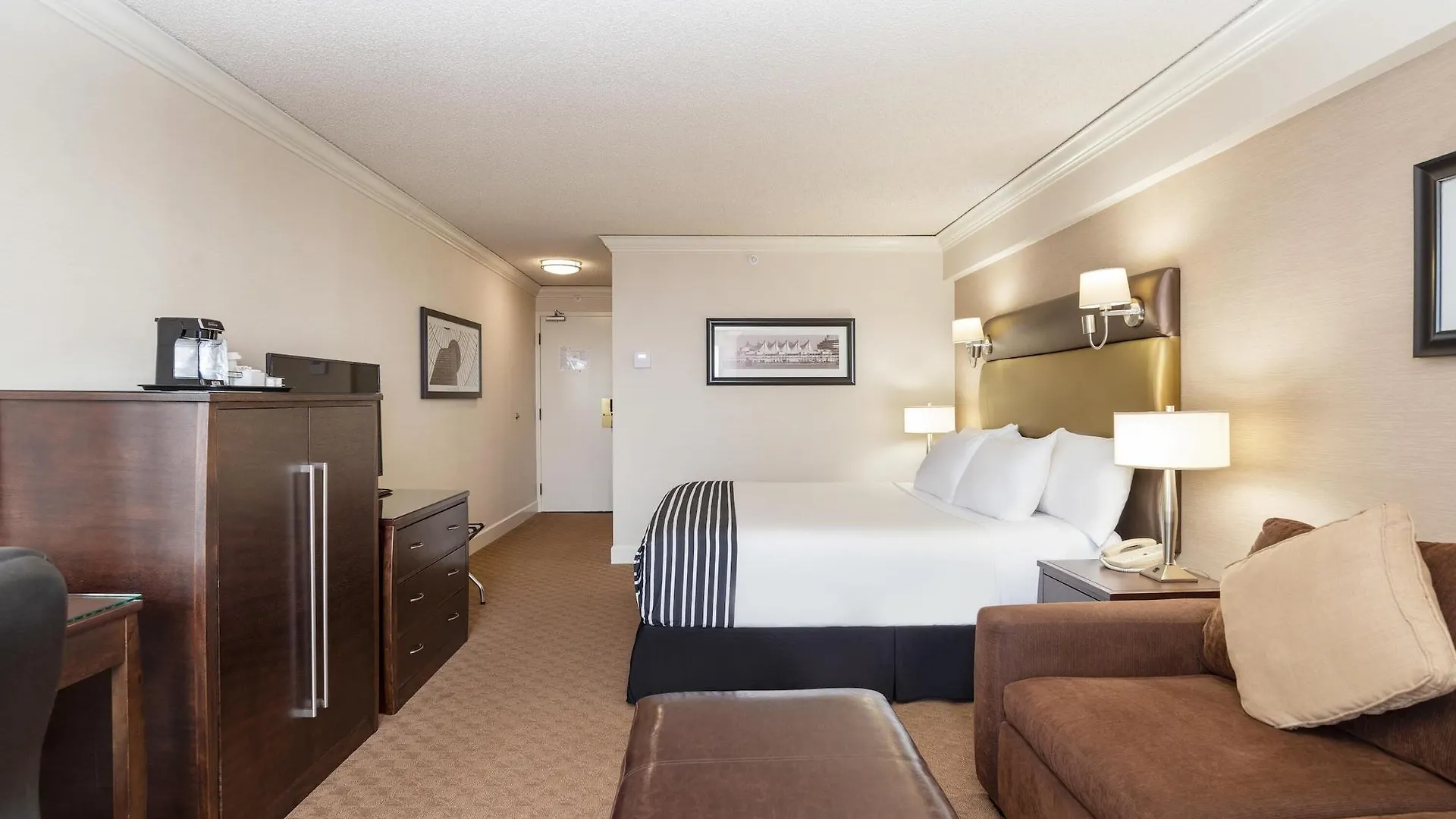 Sandman Signature Vancouver Airport Hotel & Resort Richmond 4*,