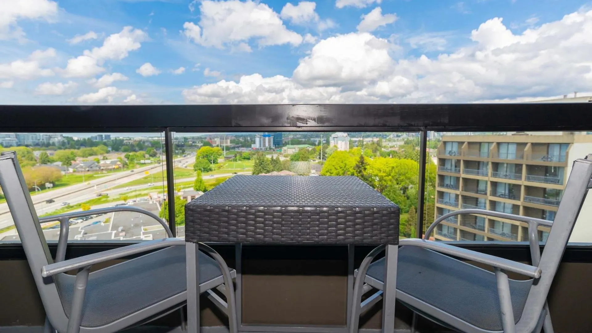 Sandman Signature Vancouver Airport Hotel & Resort Richmond 4*,