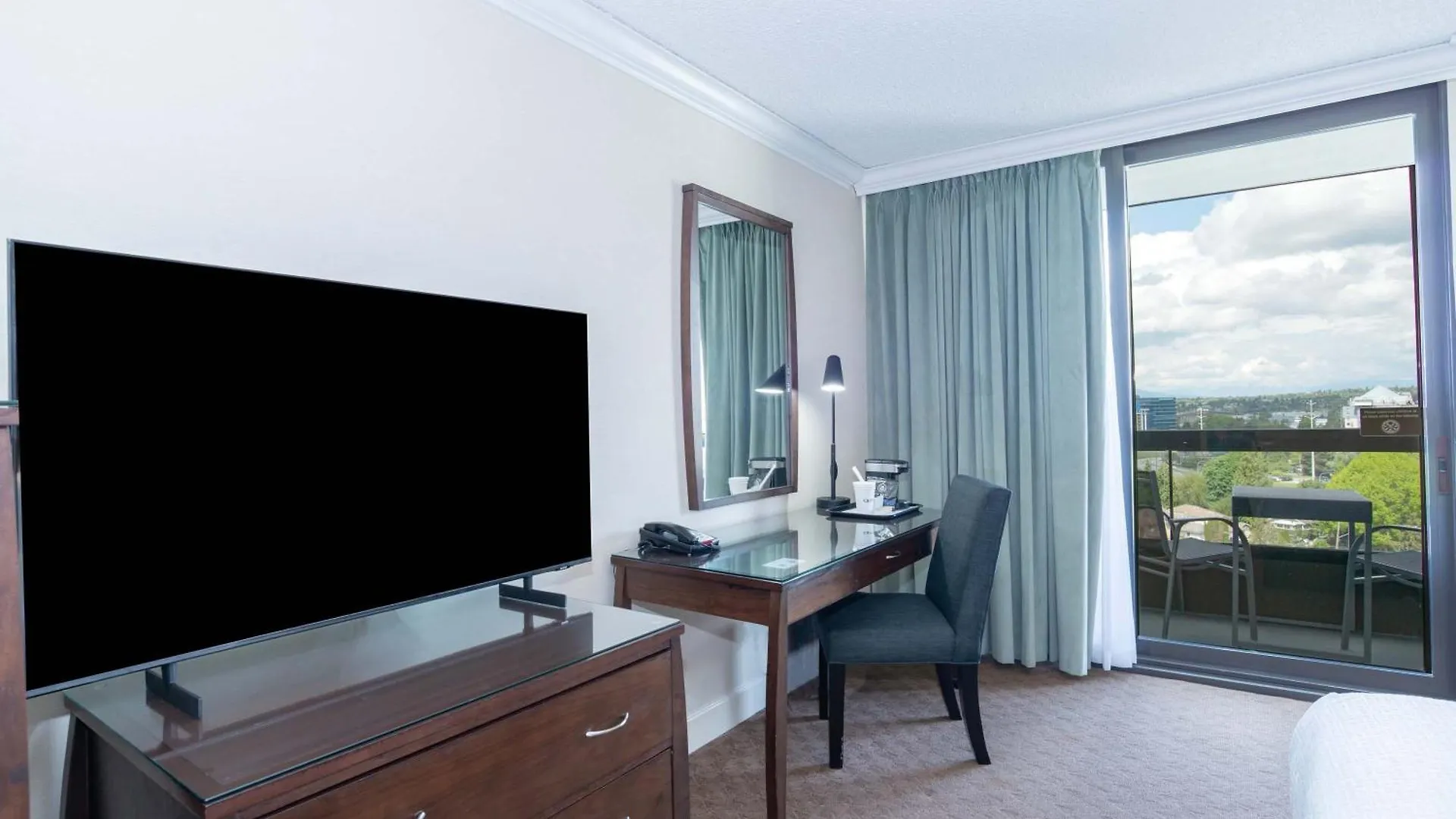 Sandman Signature Vancouver Airport Hotel & Resort Richmond 4*,