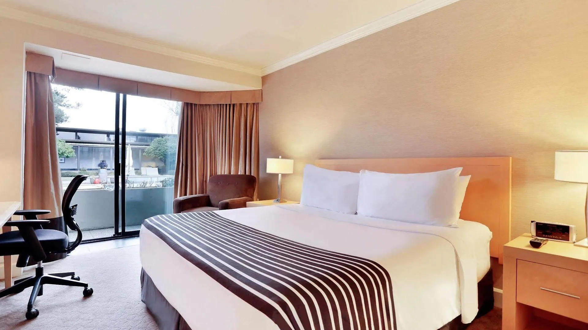 Sandman Signature Vancouver Airport Hotel & Resort Richmond