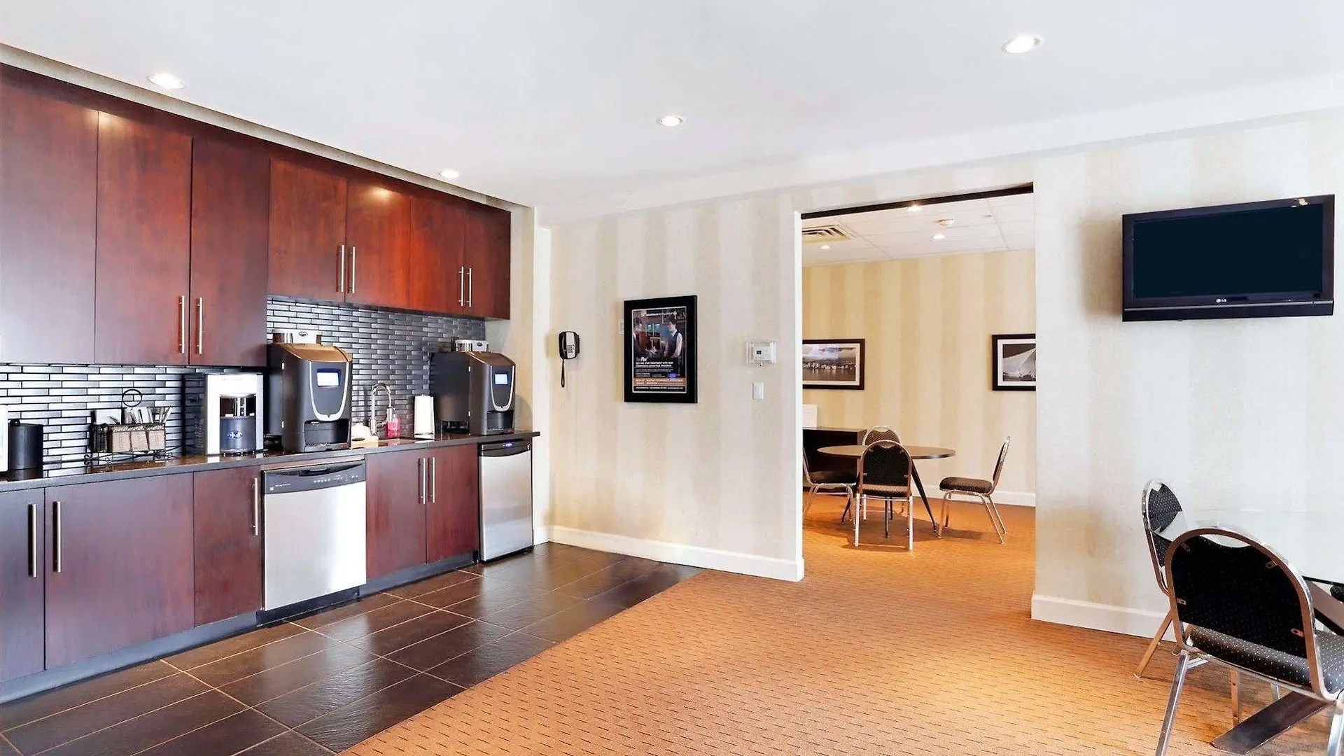 Sandman Signature Vancouver Airport Hotel & Resort Richmond 4*,  Canada