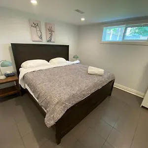 Yonge And Finch Subway !t Spacious And Modern Private Bdr With Shared Bathroom Homestay