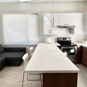 Ferienhaus Brand New Modern Laneway House Vancouver